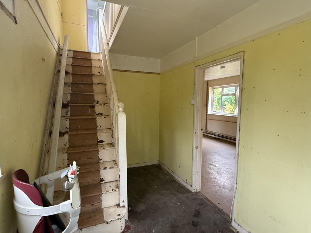 Lot: 129 - HOUSE IN NEED OF REFURBISHMENT - Entrance Hall in Semi in need of Refurbishment
